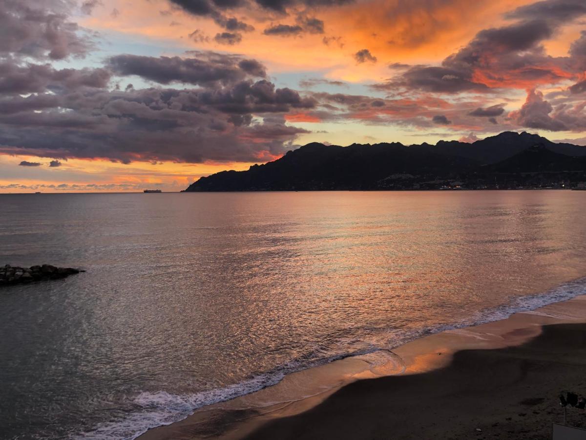 Casa Vacanze Seahorse Salerno Dış mekan fotoğraf